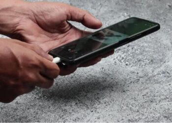 মোবাইল ফোন কত পার্সেন্টেজ অবধি চার্জ দেওয়া উচিত? কী বলছেন বিশেষজ্ঞরা ?