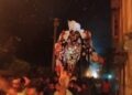 পাটকাঠির মশালের আলোয় ভক্তদের কাঁধে চেপে গ্রাম পরিক্রমায় বোলতলার মা মেজঠাকরুন
