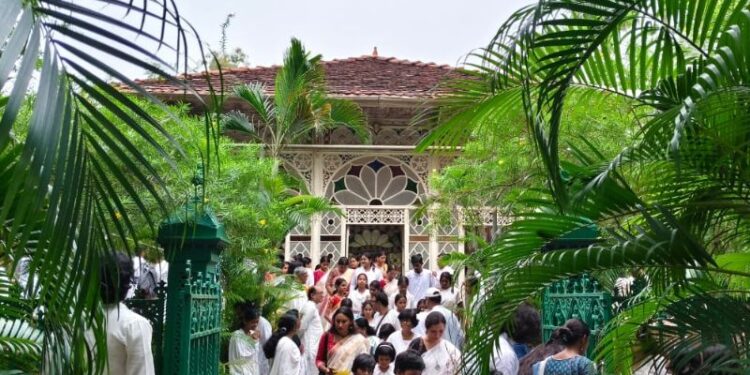 বৈতালিক ও ব্রহ্ম উপাসনার মাধ্যমে সূচনা শতাব্দীপ্রাচীন শান্তিনিকেতনের পৌষমেলা