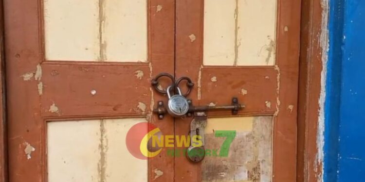 নিপা ভাইরাসে আক্রান্ত কাটোয়ার নার্সের বাড়ি সাময়িকভাবে বন্ধ করলো প্রশাসন, আতঙ্কিত গ্রামবাসী ও প্রতিবেশীরা!