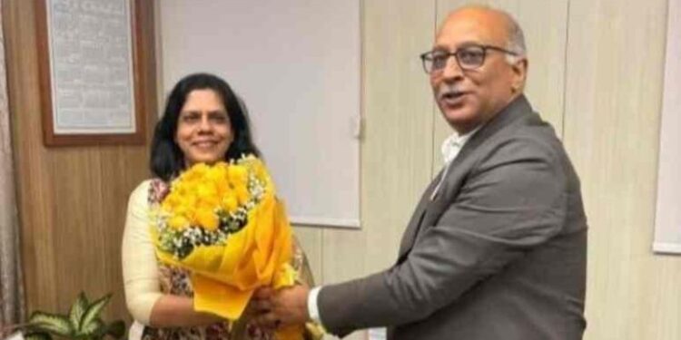 পশ্চিমবঙ্গের প্রথম মহিলা মুখ্যসচিব নন্দিনী চক্রবর্তী, নবান্নে বড়সড় প্রশাসনিক রদবদল