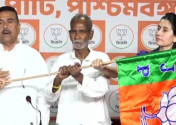 বিজেপিতে যোগ দিলেন মঙ্গলকোটের তৃনমূল কংগ্রেস নেতা বিকাশ নারায়ণ চৌধুরী